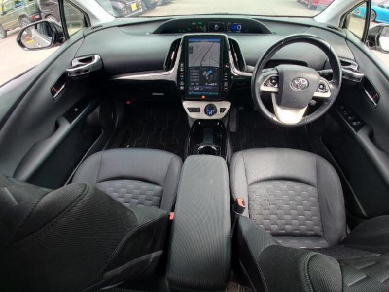 PRIUS PHV