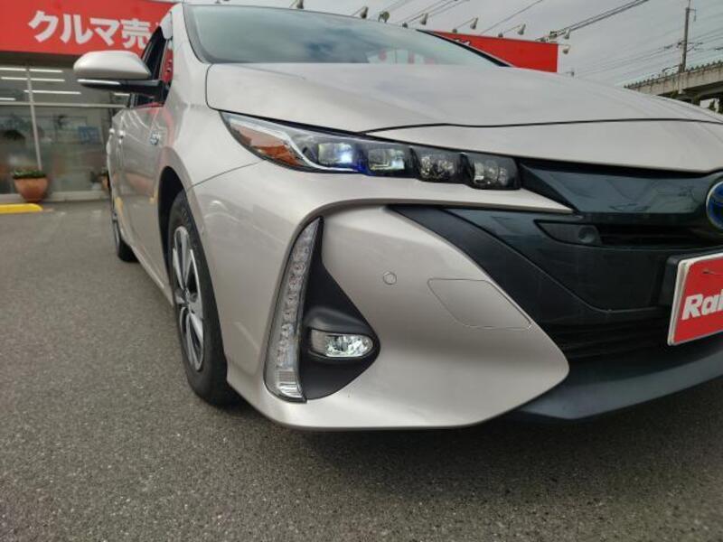 PRIUS PHV