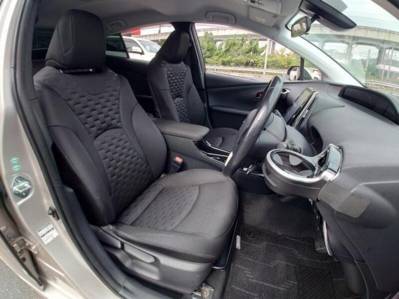 PRIUS PHV