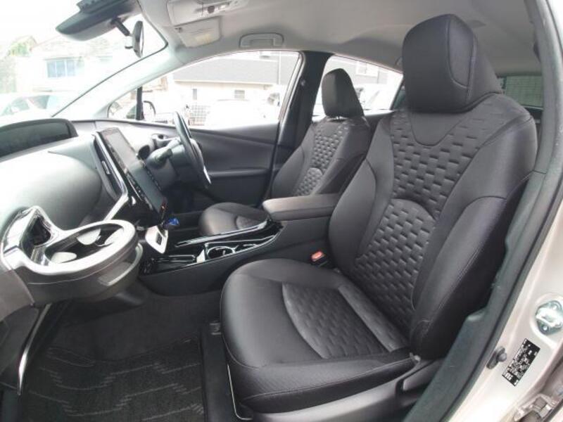 PRIUS PHV