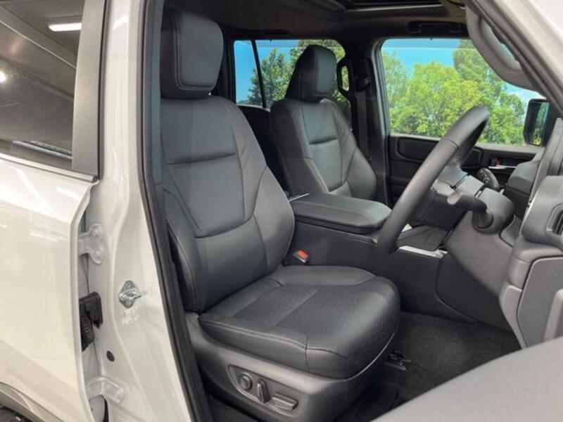 LAND CRUISER 250