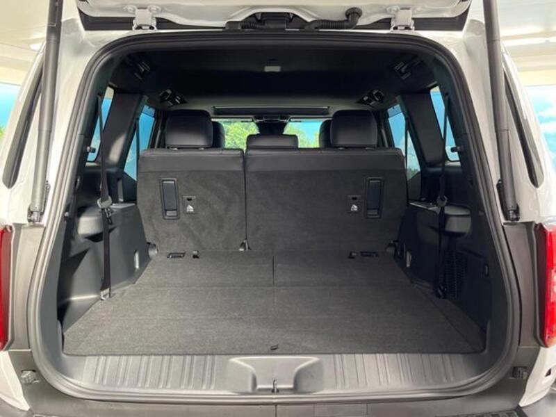 LAND CRUISER 250