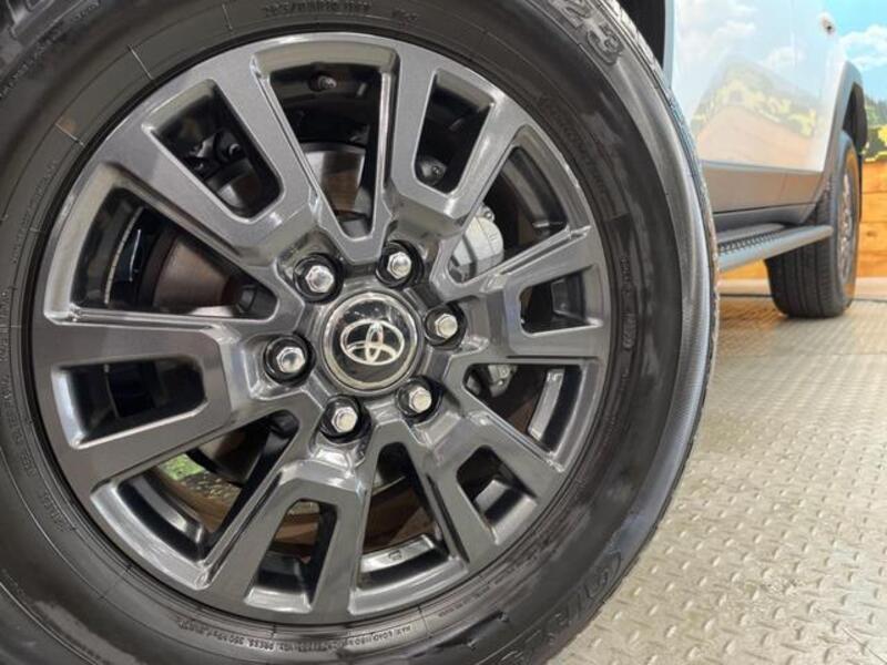 LAND CRUISER 250