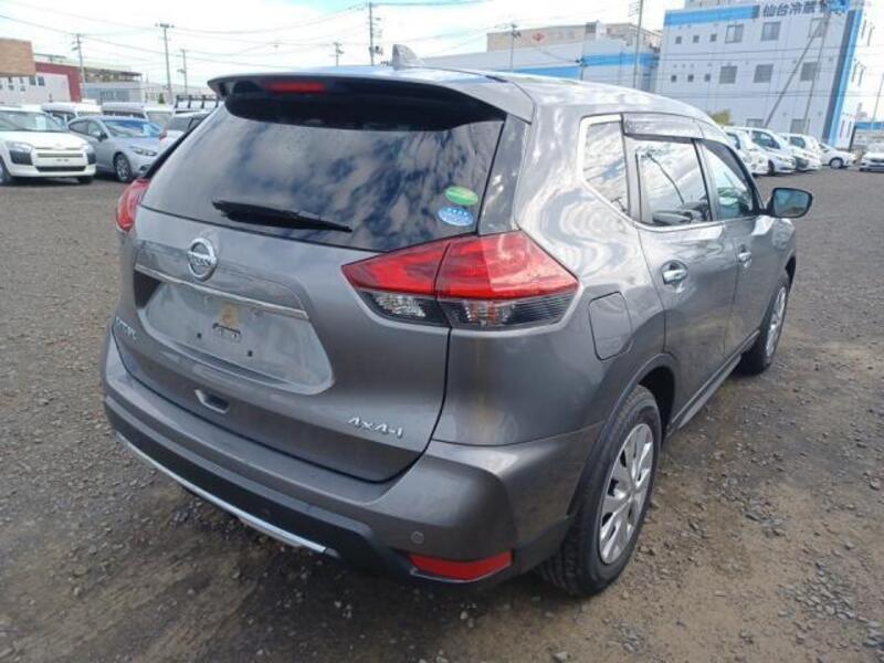 X-TRAIL