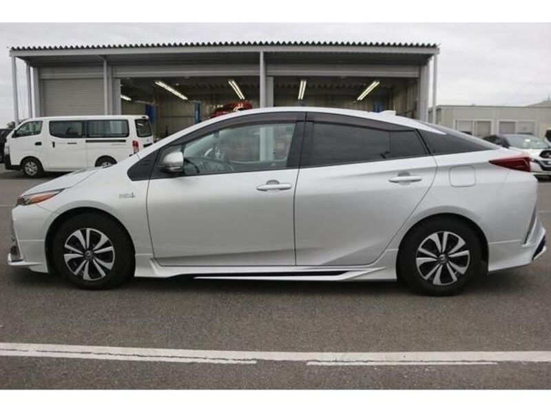 PRIUS PHV