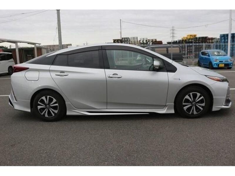 PRIUS PHV