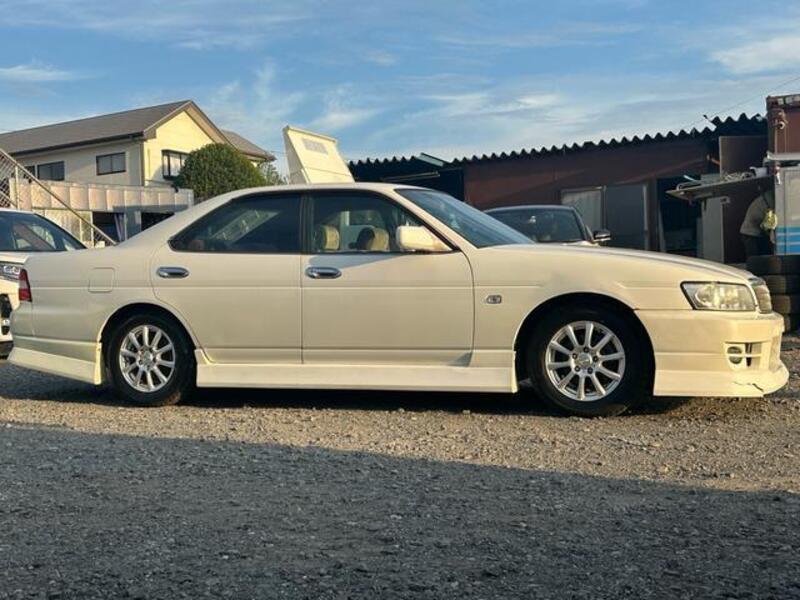 NISSAN LAUREL