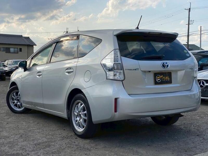 PRIUS ALPHA