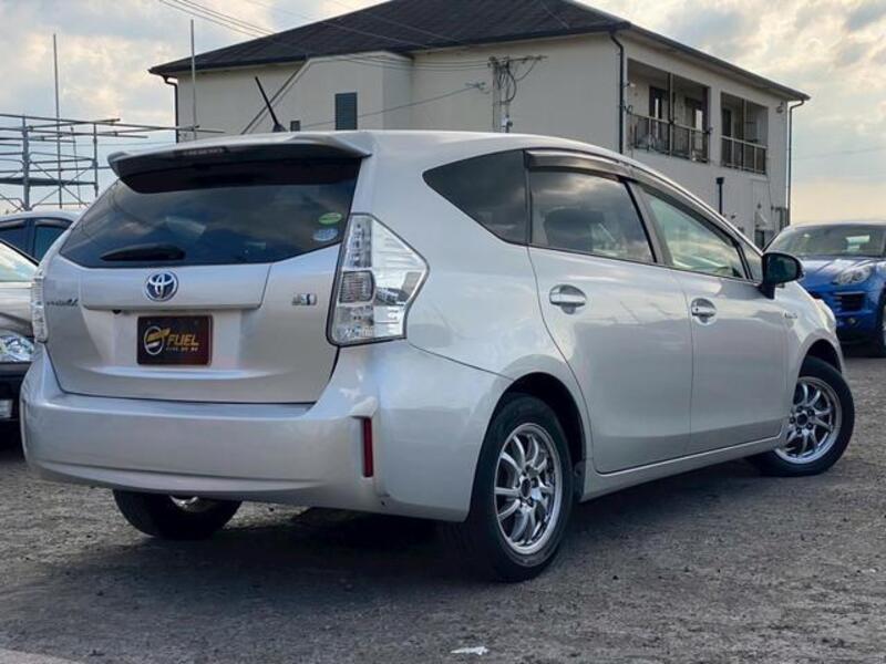 PRIUS ALPHA