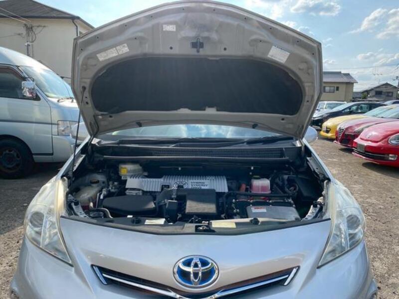 PRIUS ALPHA