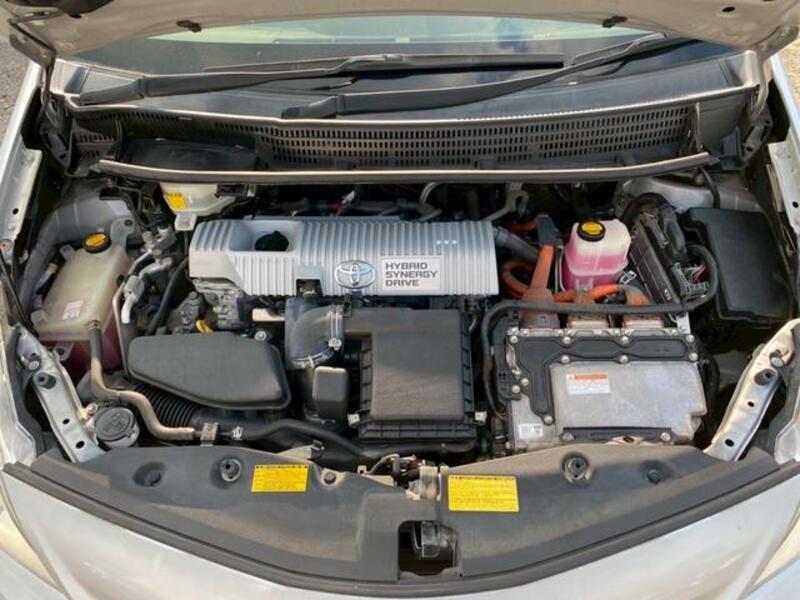 PRIUS ALPHA