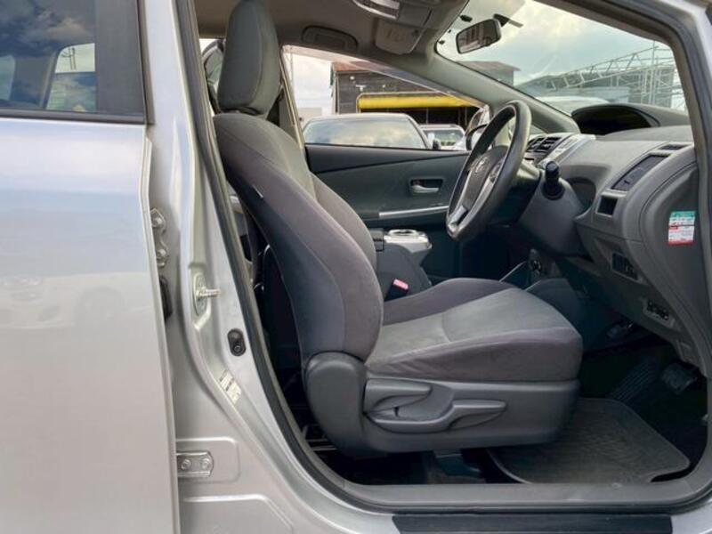 PRIUS ALPHA