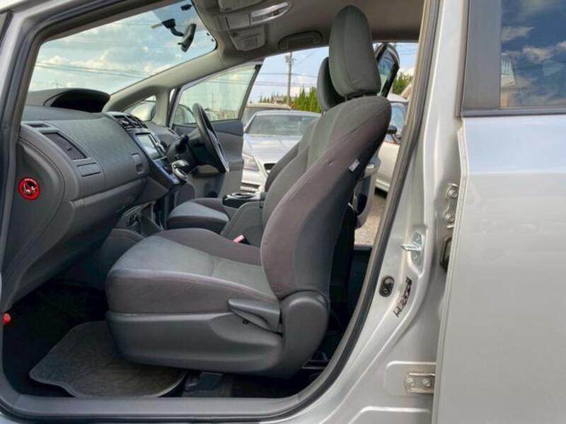 PRIUS ALPHA