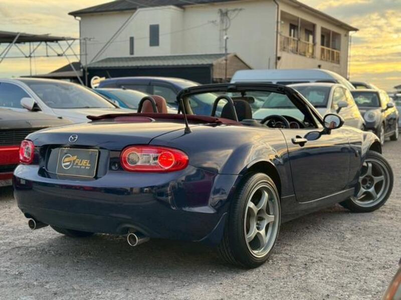 ROADSTER