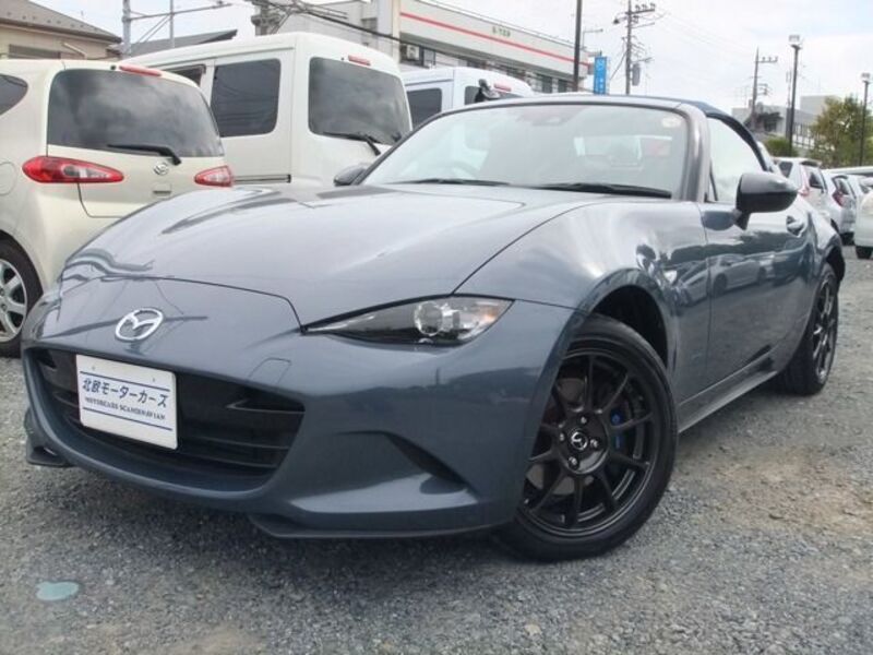ROADSTER-0