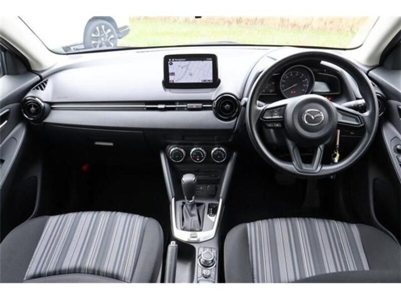 MAZDA2