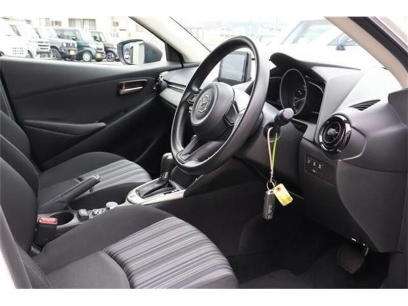 MAZDA2