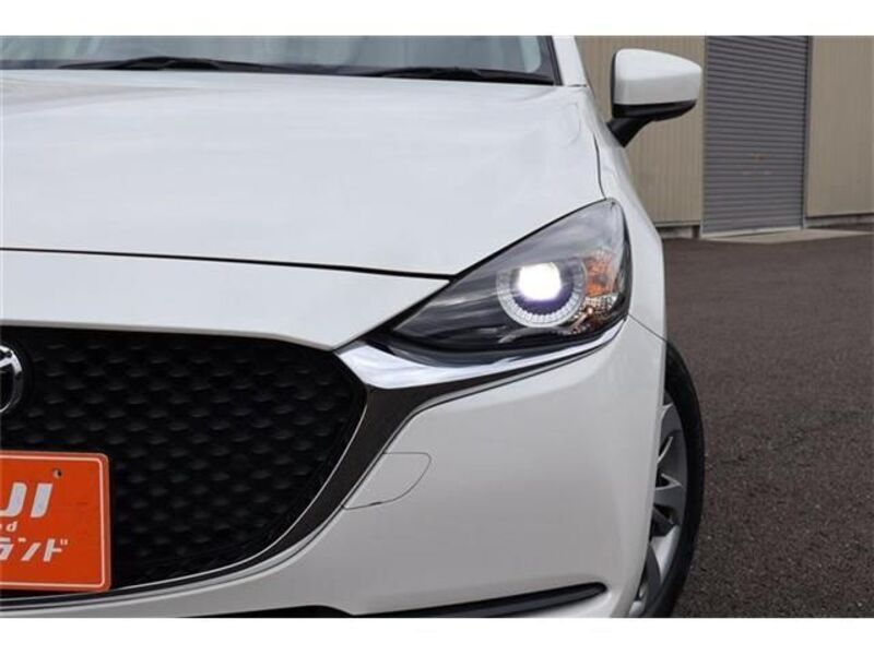 MAZDA2