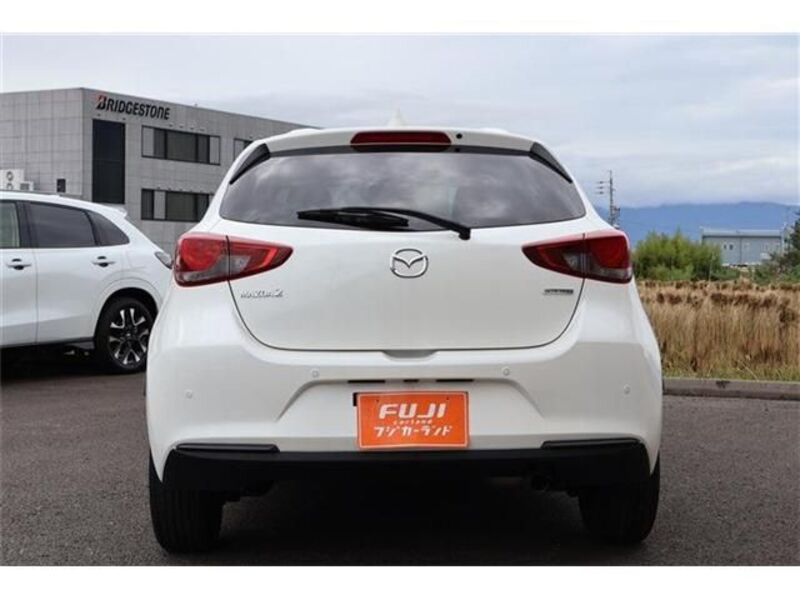 MAZDA2