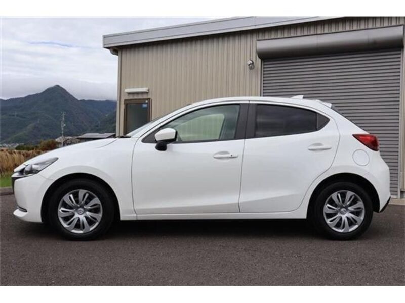 MAZDA2