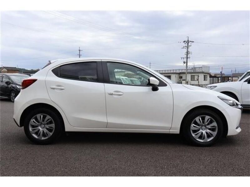 MAZDA2