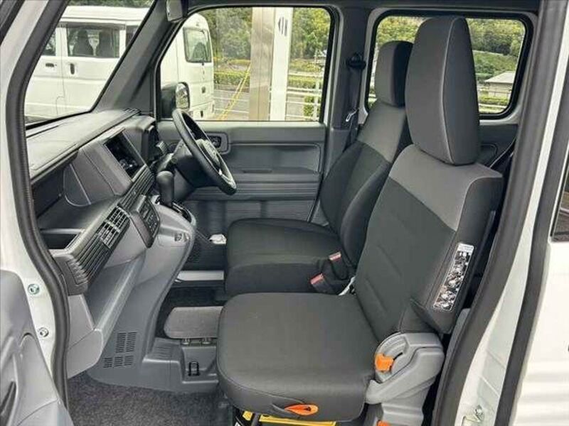N-VAN
