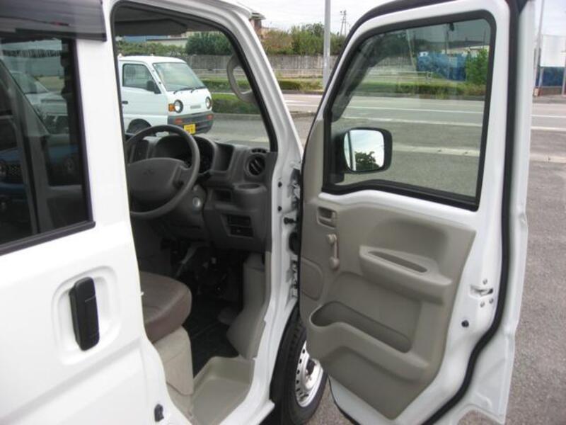 MINICAB VAN