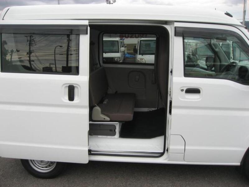 MINICAB VAN