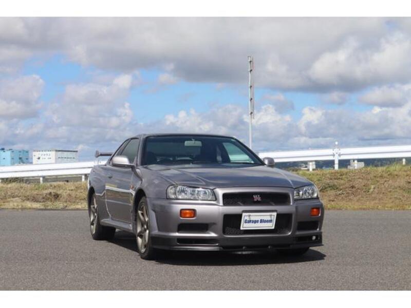NISSAN SKYLINE