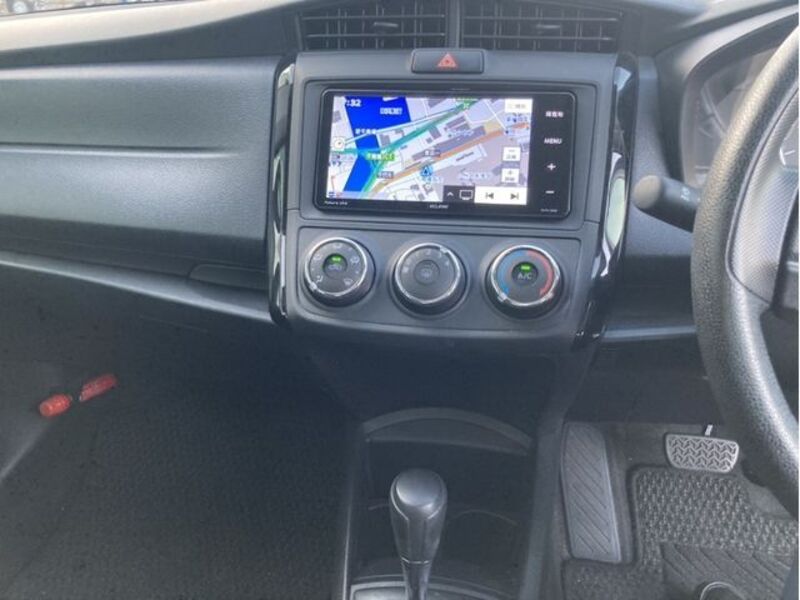COROLLA AXIO