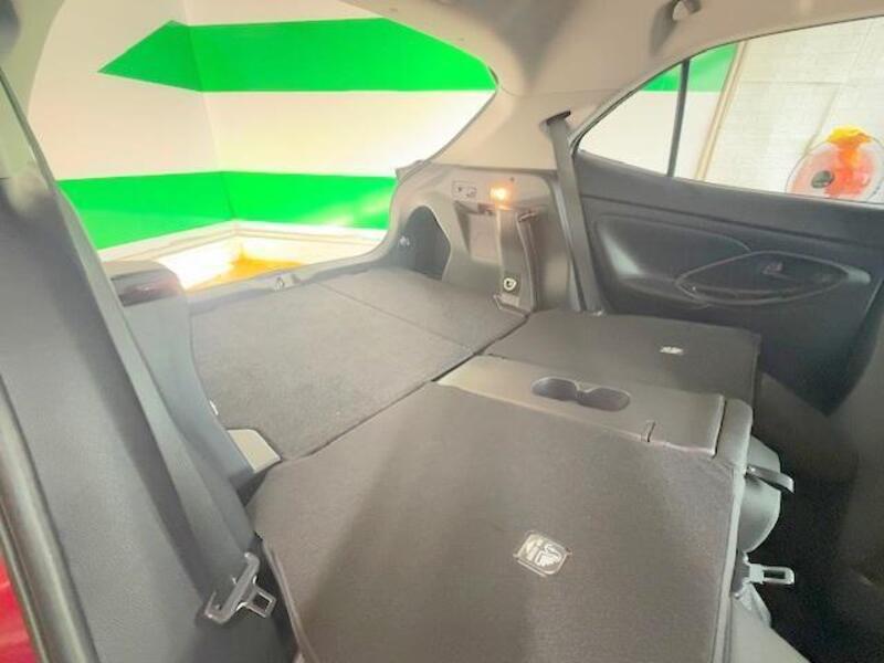 YARIS CROSS