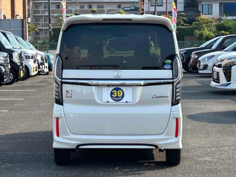 N BOX CUSTOM