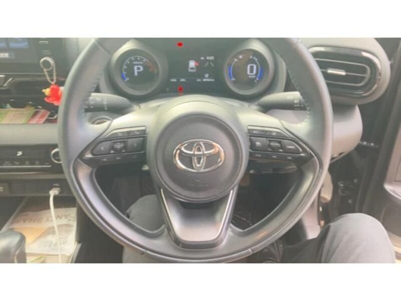 YARIS CROSS