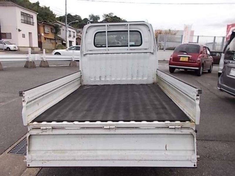 CLIPPER TRUCK