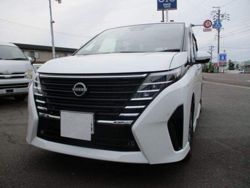 NISSAN SERENA
