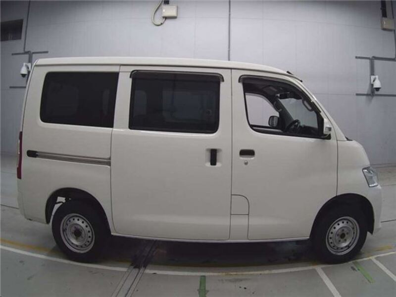 BONGO VAN