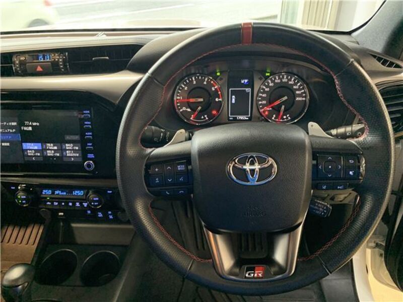 HILUX