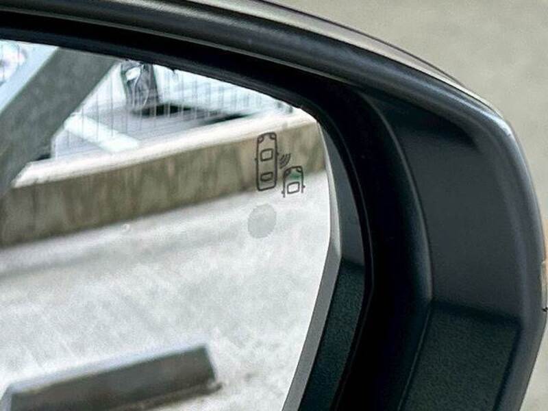 3008