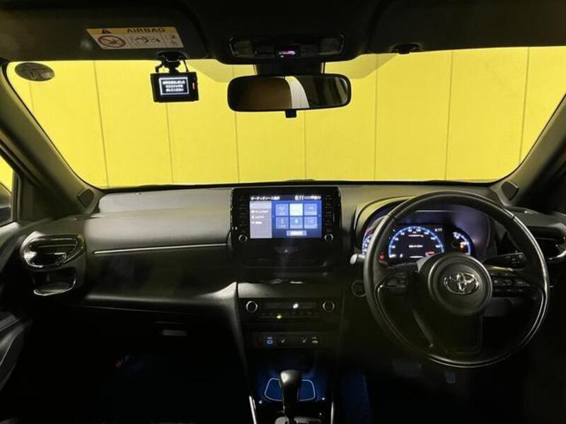 YARIS CROSS