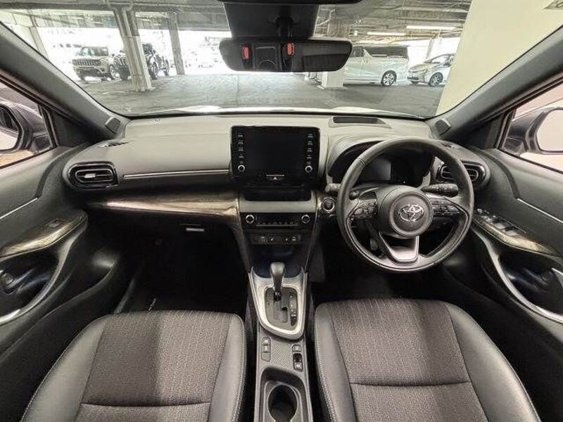 YARIS CROSS