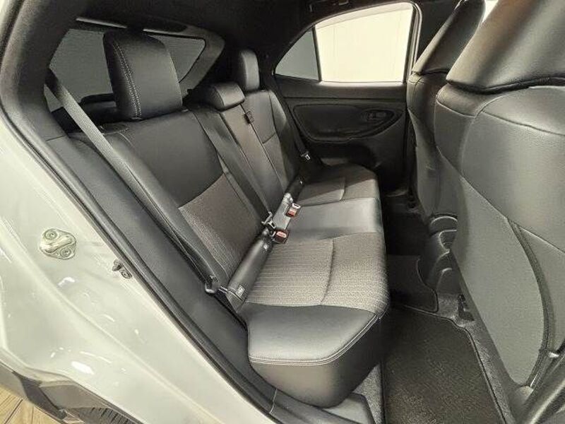 YARIS CROSS