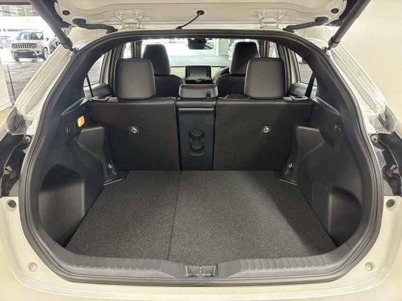 YARIS CROSS