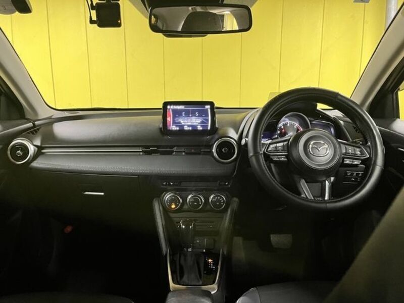 MAZDA2