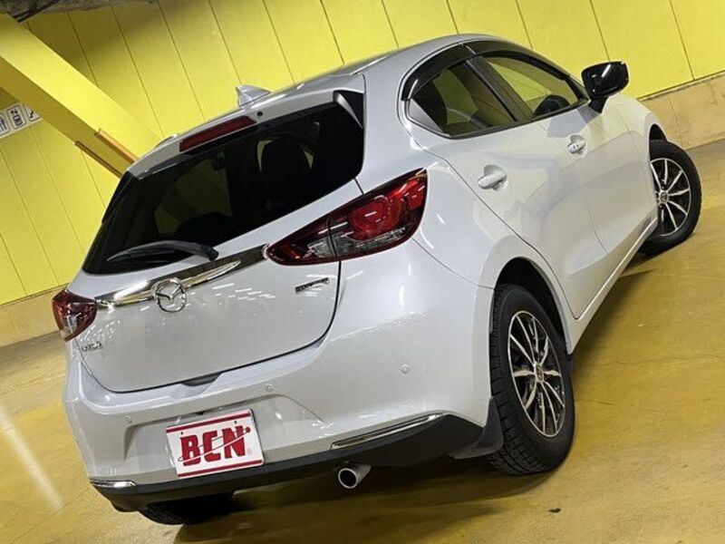 MAZDA2