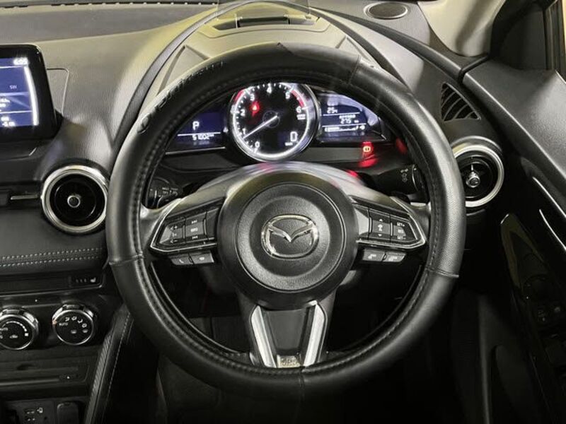 MAZDA2