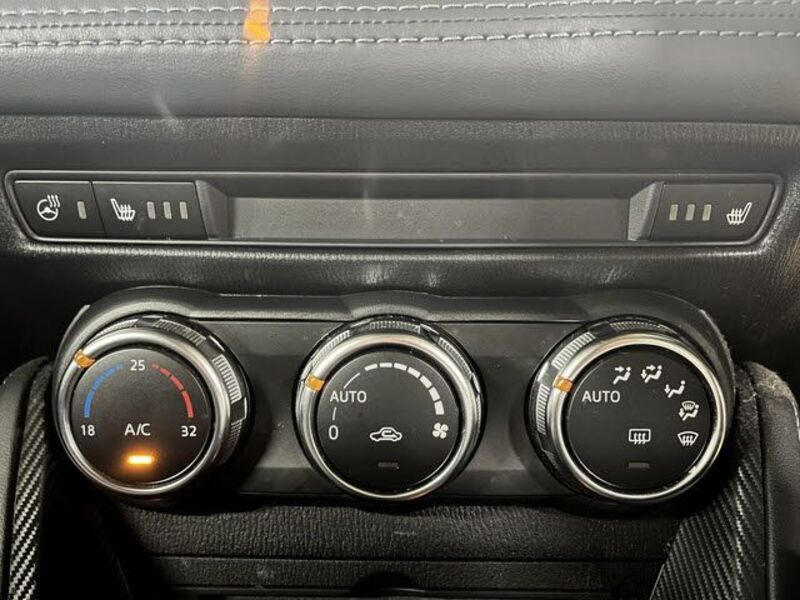 MAZDA2