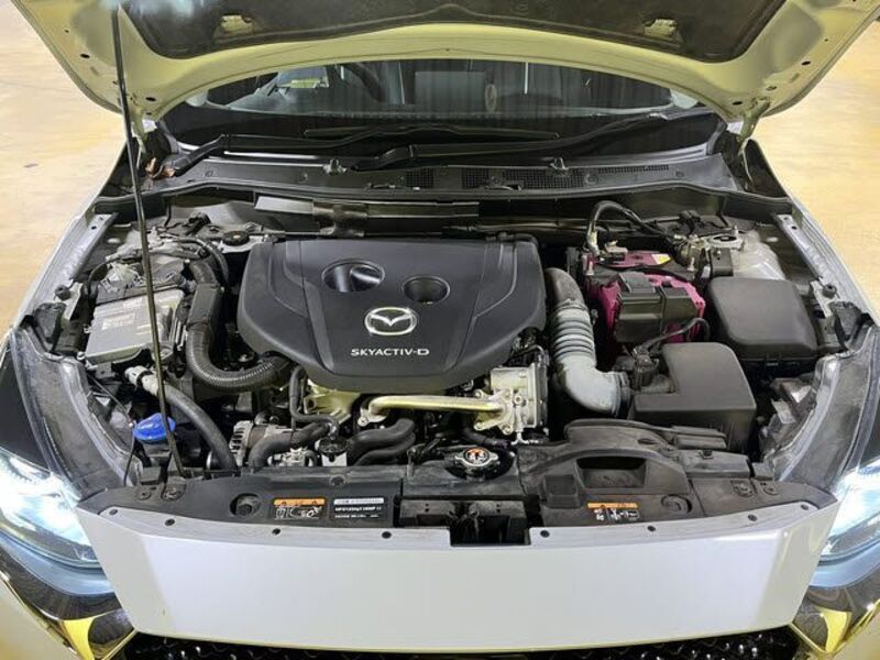 MAZDA2