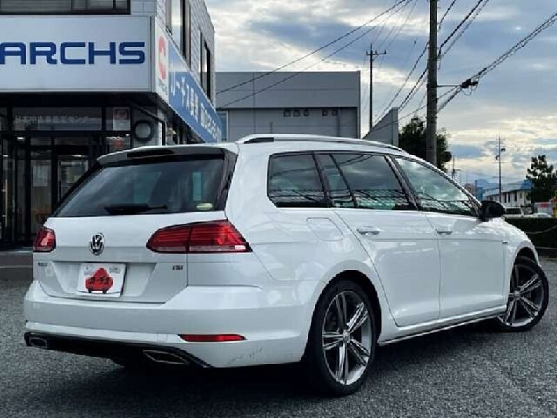 GOLF VARIANT