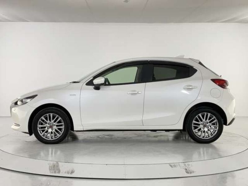 MAZDA2