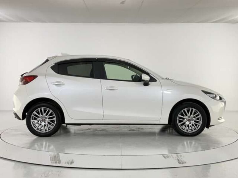MAZDA2